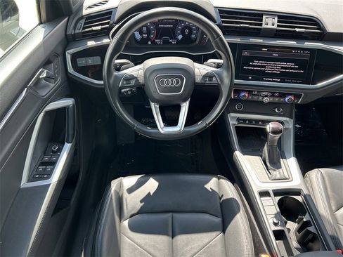 Used 2024 Audi Q3 2.0T Premium image 14