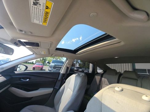 Used 2025 Honda Accord SE image 13