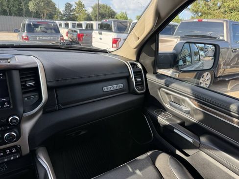 Used 2020 RAM 1500 Laramie AWD/4WD image 20