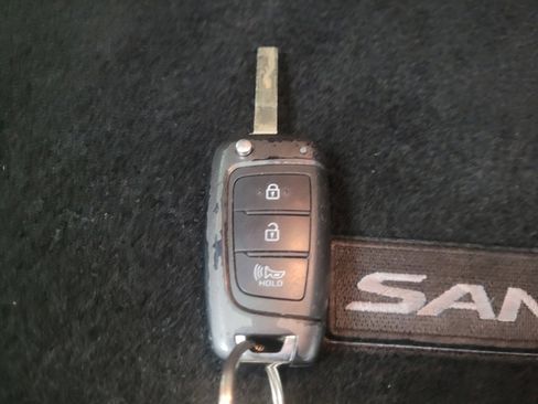 Used 2020 Hyundai Santa Fe SE w/ Cargo Package image 32