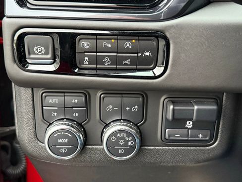 Used 2025 GMC Yukon XL AT4 Ultimate w/ LPO, Floor Liner Package AWD/4WD image 42