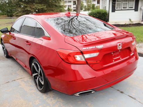 Used 2018 Honda Accord Sport image 8