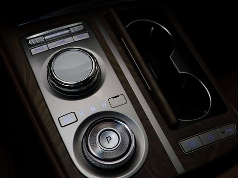 Used 2024 Genesis G80 image 13