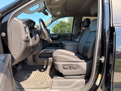 Used 2021 Chevrolet Silverado 1500 LT Trail Boss w/ Convenience Package II AWD/4WD image 2