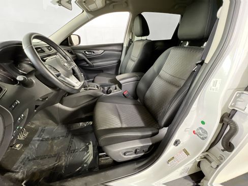 Used 2018 Nissan Rogue SV image 20