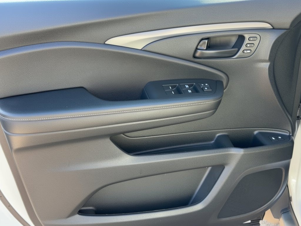 Certified 2025 Honda Passport EX-L image 14