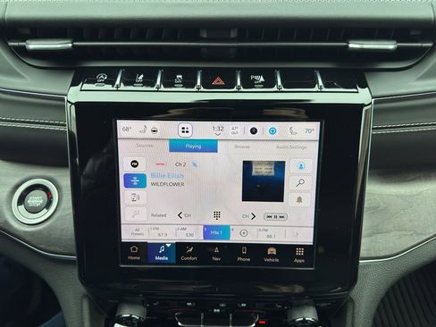 Certified 2022 Jeep Grand Cherokee Overland w/ Adv Protech Group III image 26