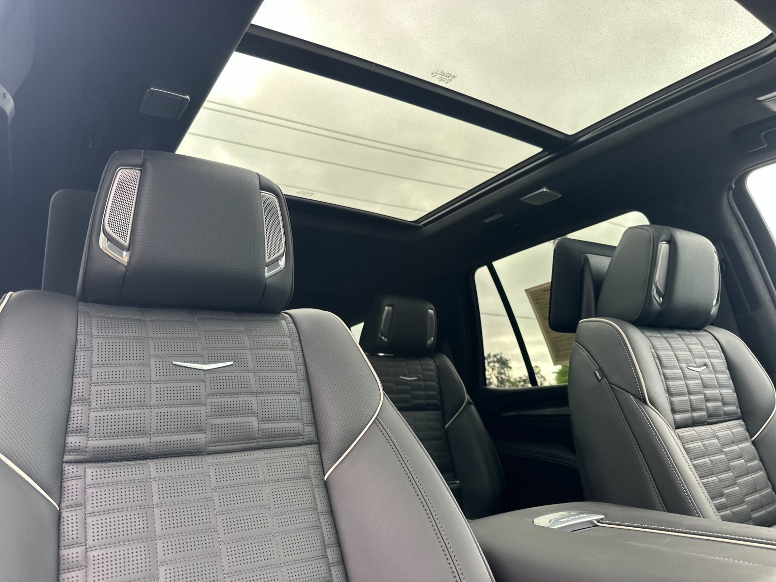 Used 2026 Cadillac Escalade V AWD/4WD image 18