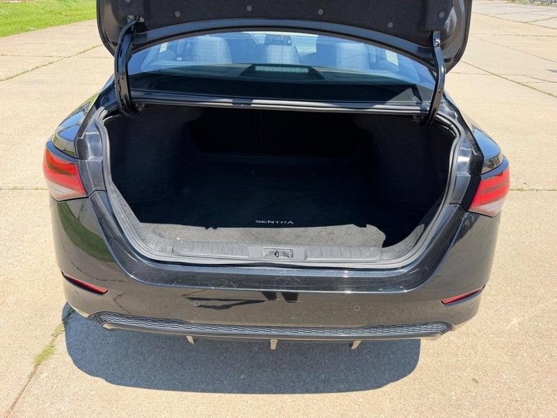 Used 2025 Nissan Sentra SV FWD image 5