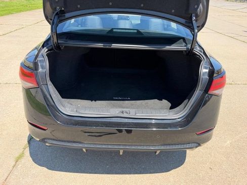 Used 2025 Nissan Sentra SV FWD image 5