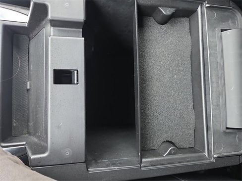 Certified 2022 Ford Explorer XLT w/ Equipment Group 202A image 36