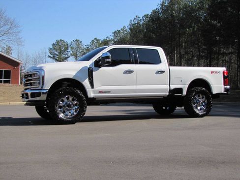 Used 2023 Ford F250 Lariat w/ Lariat Ultimate Package image 3