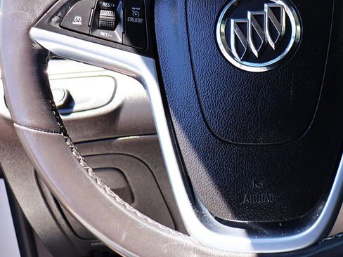 Used 2022 Buick Encore Preferred AWD/4WD image 52