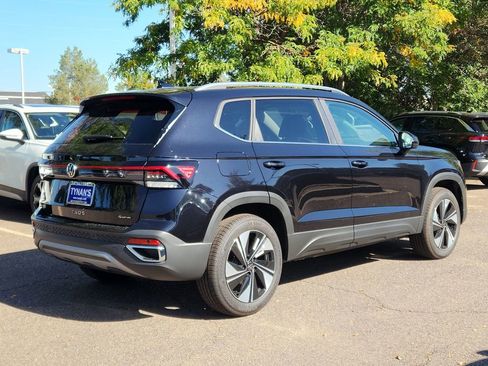 New 2025 Volkswagen Taos SE image 3