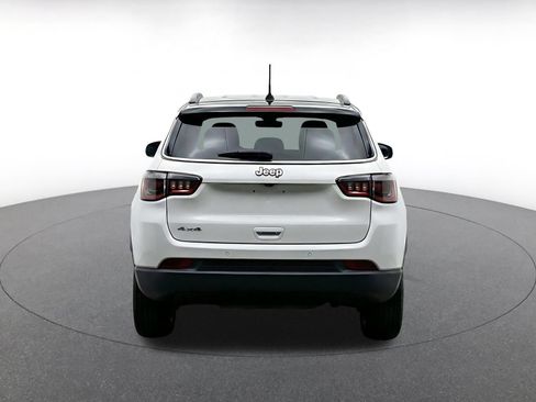 Used 2025 Jeep Compass Trailhawk AWD/4WD image 8