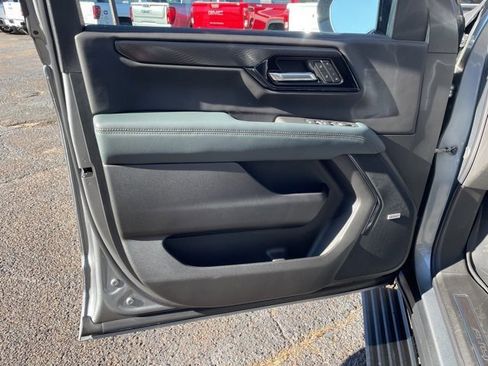 New 2026 GMC Yukon AT4 w/ AT4 Premium Package image 14