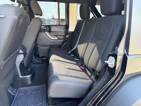 Used 2018 Jeep Wrangler Unlimited Sport S AWD/4WD image 13