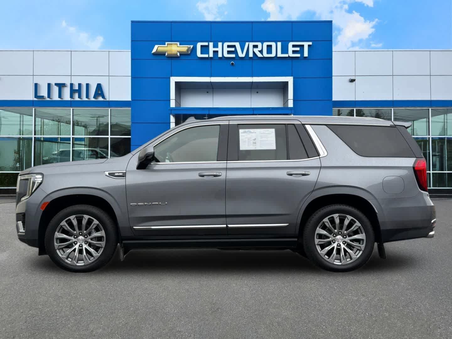 Used 2021 GMC Yukon Denali w/ Denali Ultimate Package AWD/4WD image 5
