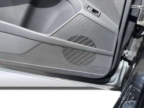 Certified 2023 Volkswagen Taos SE w/ Panoramic Sunroof Package image 23