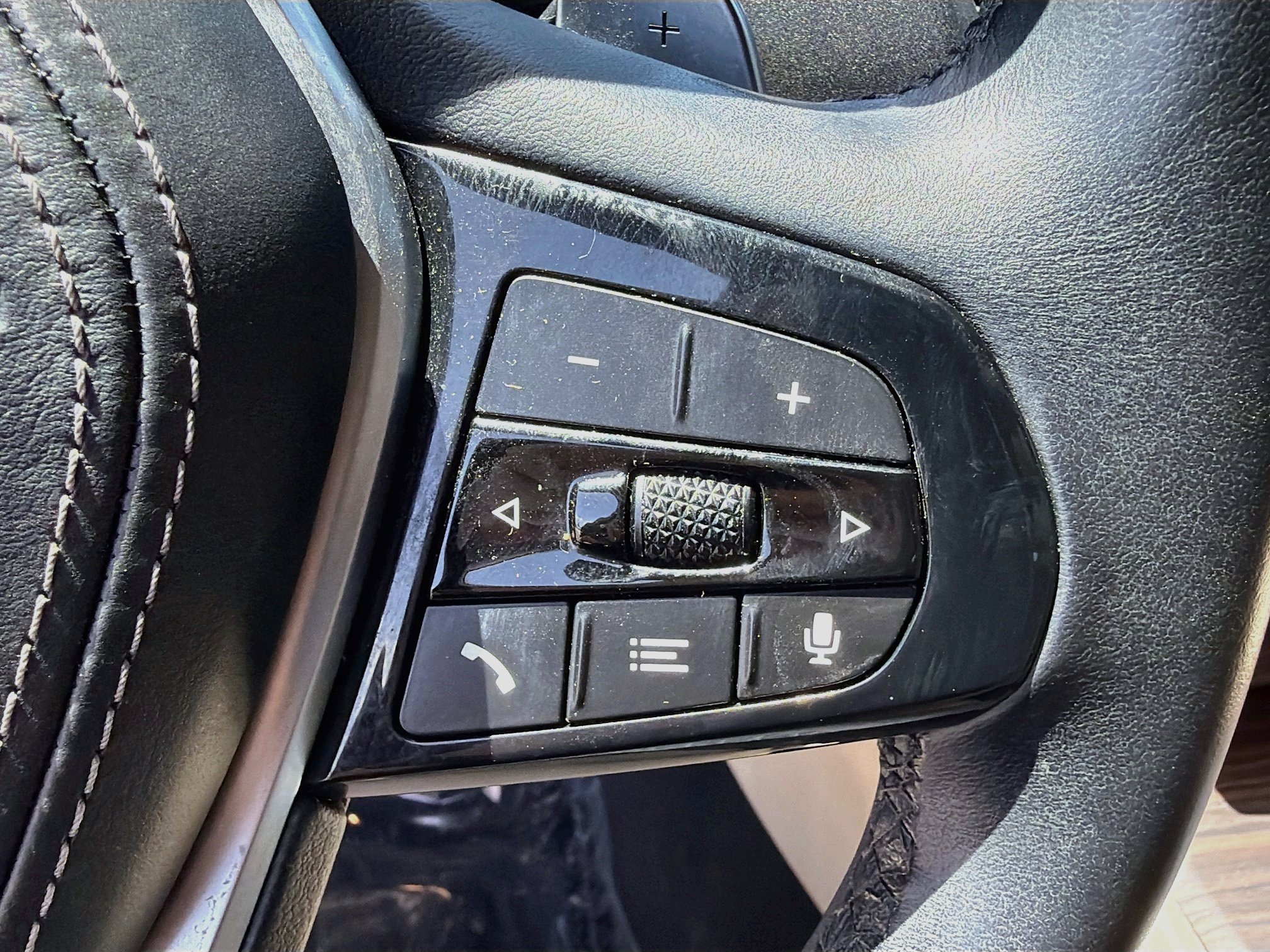 Used 2023 BMW 540i w/ Premium Package RWD image 39