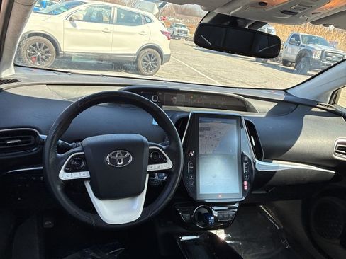 Used 2018 Toyota Prius Prime Advanced image 9