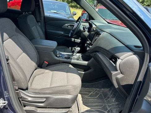 Used 2023 Chevrolet Traverse LT w/ LPO, Floor Liner Package AWD/4WD image 5