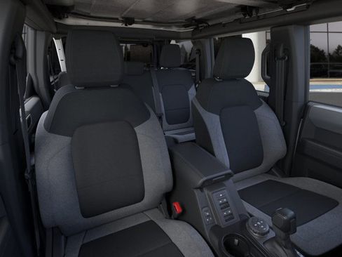 New 2025 Ford Bronco 4-Door image 10