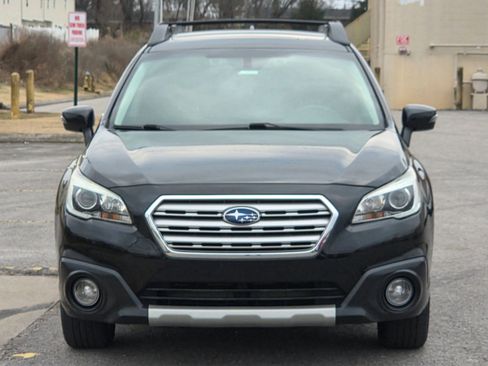 Used 2017 Subaru Outback 3.6R Limited image 2