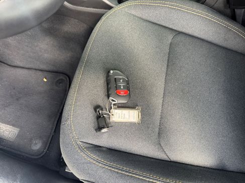 Used 2025 Jeep Wrangler Sahara image 20