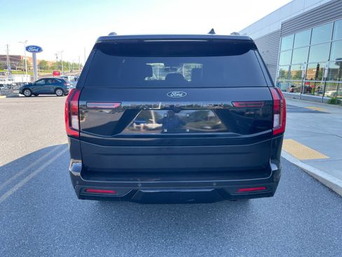 Used 2025 Ford Expedition Tremor AWD/4WD image 4