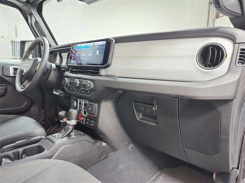 Used 2024 Jeep Wrangler Willys image 38