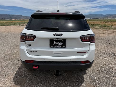 Used 2023 Jeep Compass Trailhawk AWD/4WD image 6
