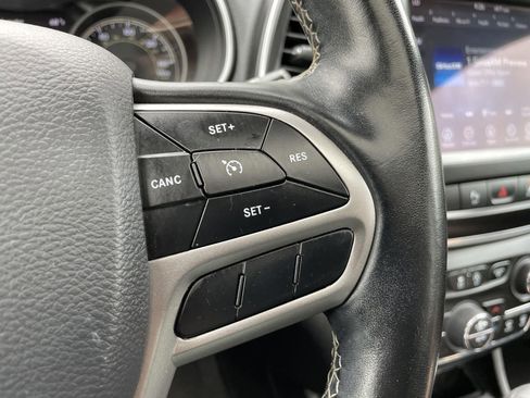 Used 2021 Jeep Cherokee Latitude Lux 80th Anniv w/ Quick Order Package 26U 80TH FWD image 17
