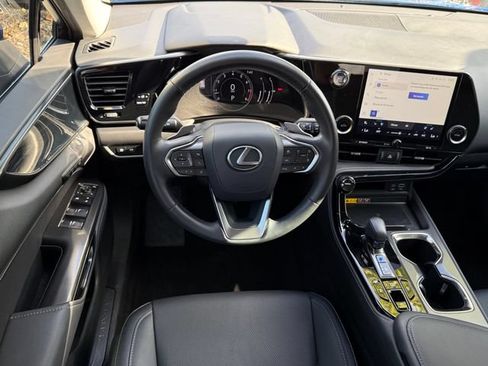 Used 2025 Lexus NX 250 FWD w/ Towing Package (2000 Lbs) image 21