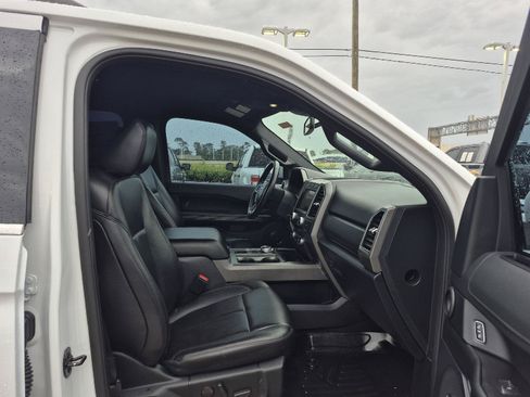 Certified 2021 Ford Expedition XLT RWD image 9