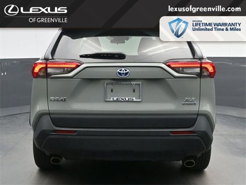 Used 2023 Toyota RAV4 XLE Premium image 7