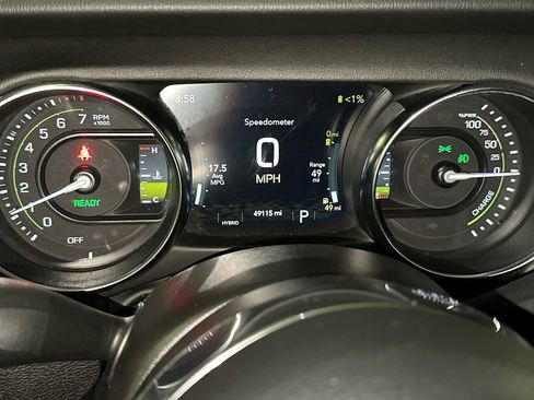 Used 2021 Jeep Wrangler Unlimited Sahara w/ Cold Weather Group image 31