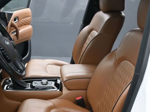 Used 2023 INFINITI QX80 Sensory w/ All-Season Package image 20