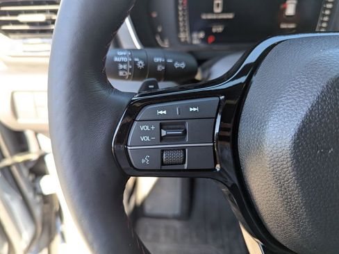 Used 2025 Honda Pilot Black Edition image 29