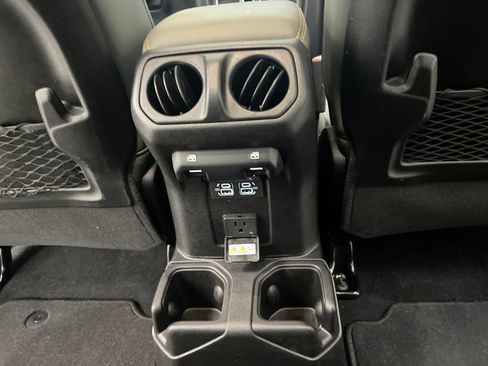 Used 2025 Jeep Gladiator Mojave w/ Convenience Group AWD/4WD image 23