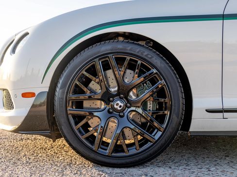 Used 2015 Bentley Continental GT3-R AWD/4WD image 31