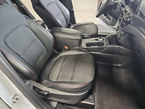Used 2025 Ford Escape ST-Line Select AWD/4WD image 10
