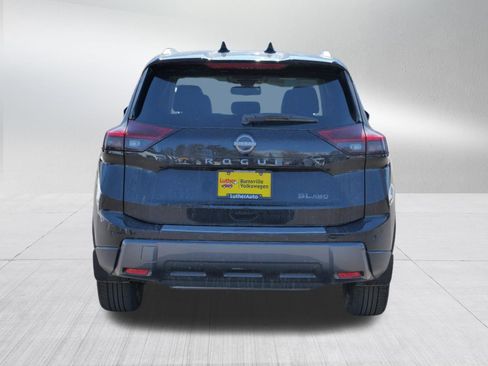 Used 2025 Nissan Rogue SL w/ Tech Package image 6