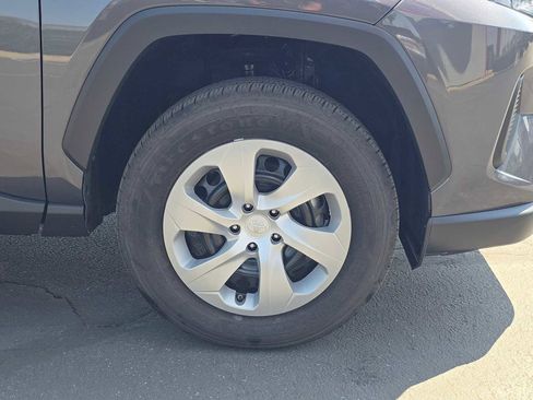 Certified 2025 Toyota RAV4 LE FWD image 9