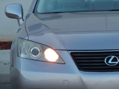 Used 2007 Lexus ES 350 w/ Premium Pkg FWD image 9
