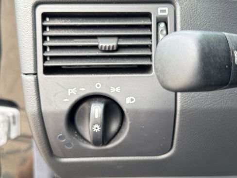 Used 2007 Chrysler Crossfire Coupe image 16