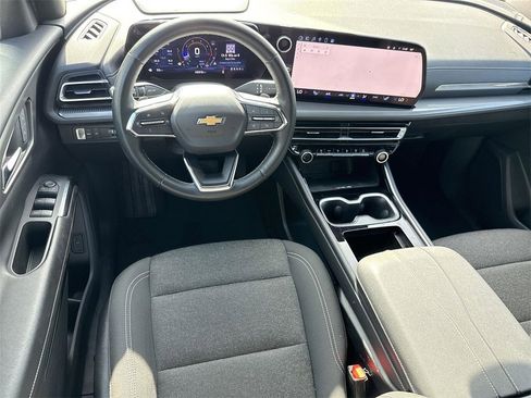 Used 2024 Chevrolet Traverse LT image 16