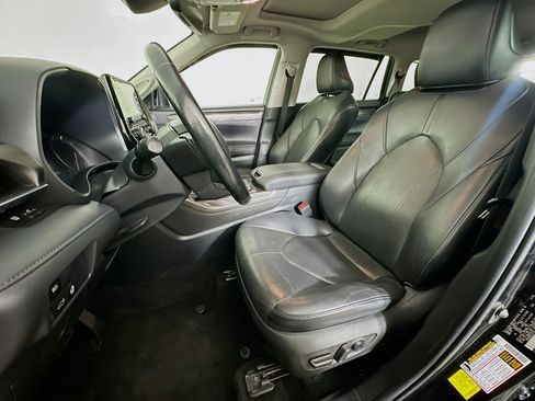 Used 2020 Toyota Highlander Limited image 13