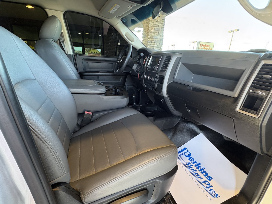 Used 2018 RAM 3500 Tradesman w/ Chrome Appearance Group AWD/4WD image 25