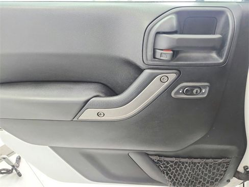 Used 2018 Jeep Wrangler Unlimited Sport S image 29